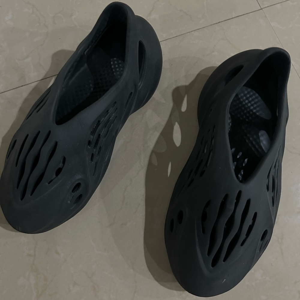 Yeezy Foam Runners Black Foam Slip-On Casual Shoes